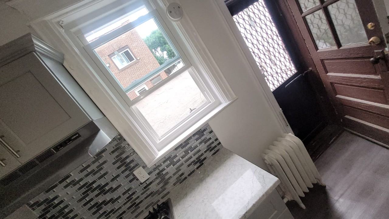 31 50 104th St #1stFL - Photo 3 of 15