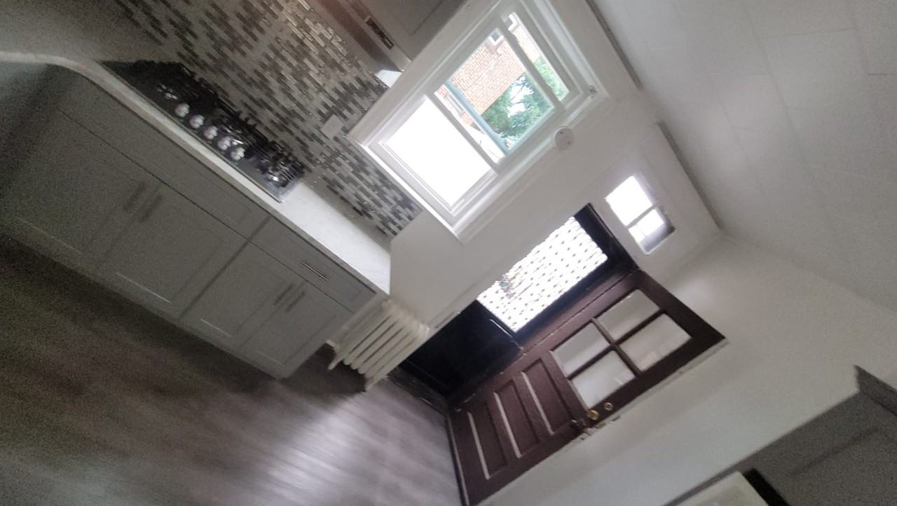 31 50 104th St #1stFL - Photo 5 of 15