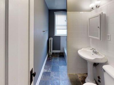 3547 N Wolcott Ave #9