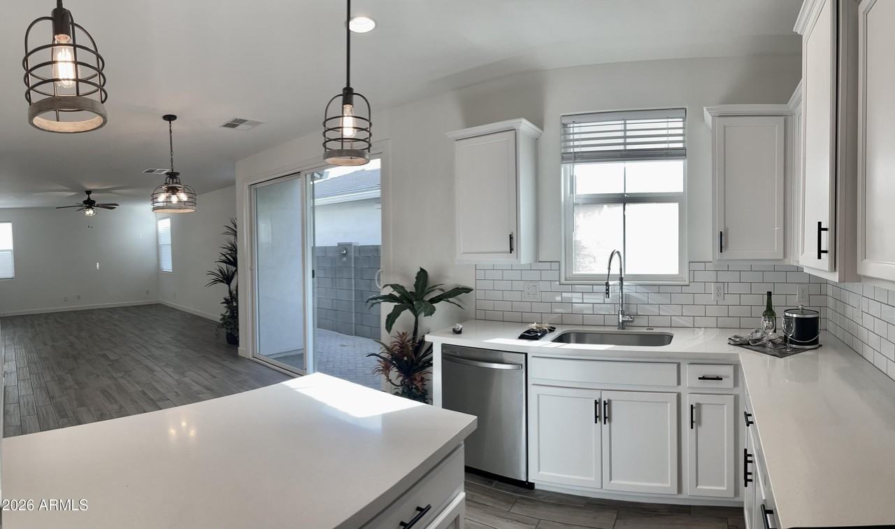 5549 S Dillon - Photo 5 of 22