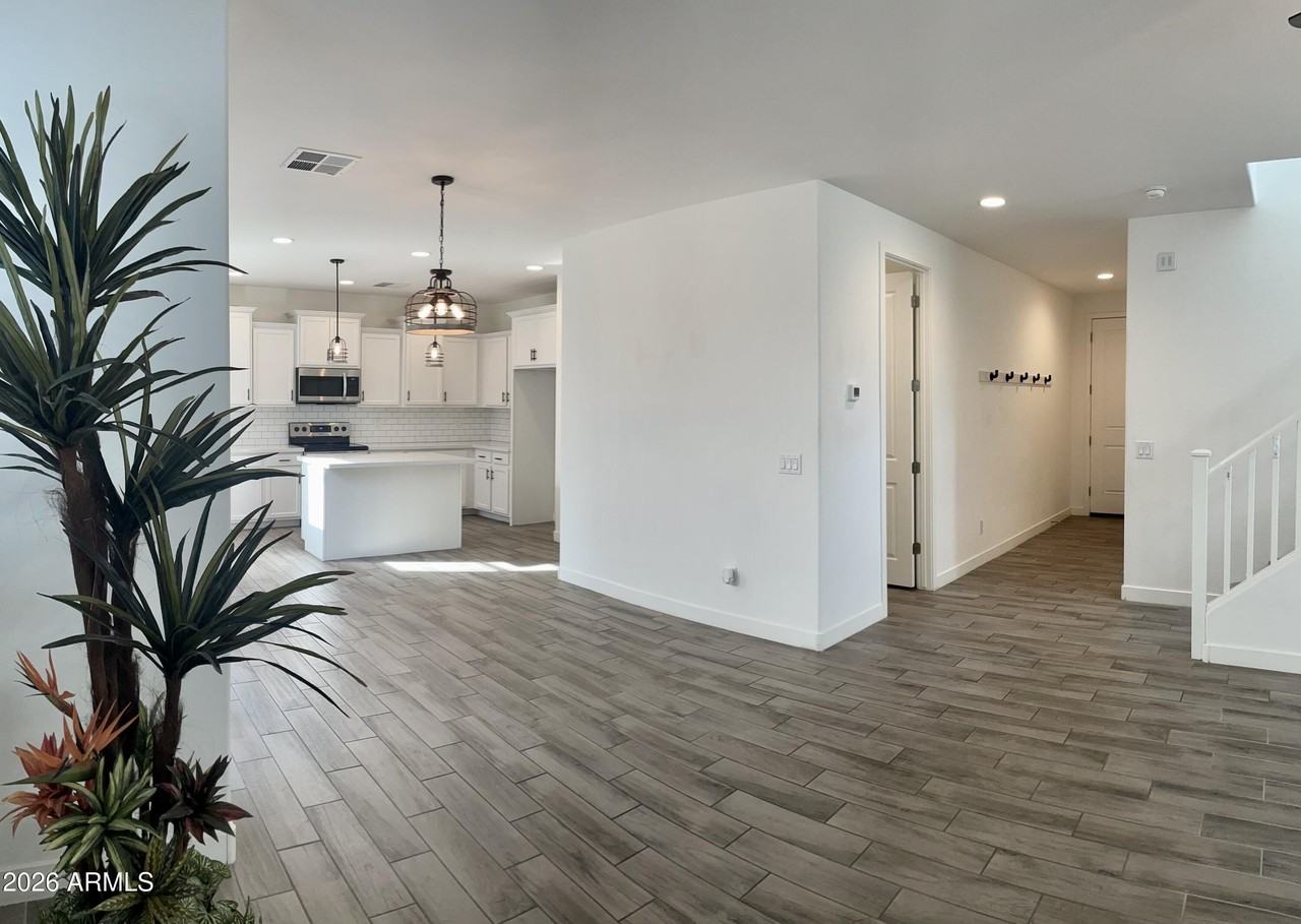 5549 S Dillon - Photo 6 of 22