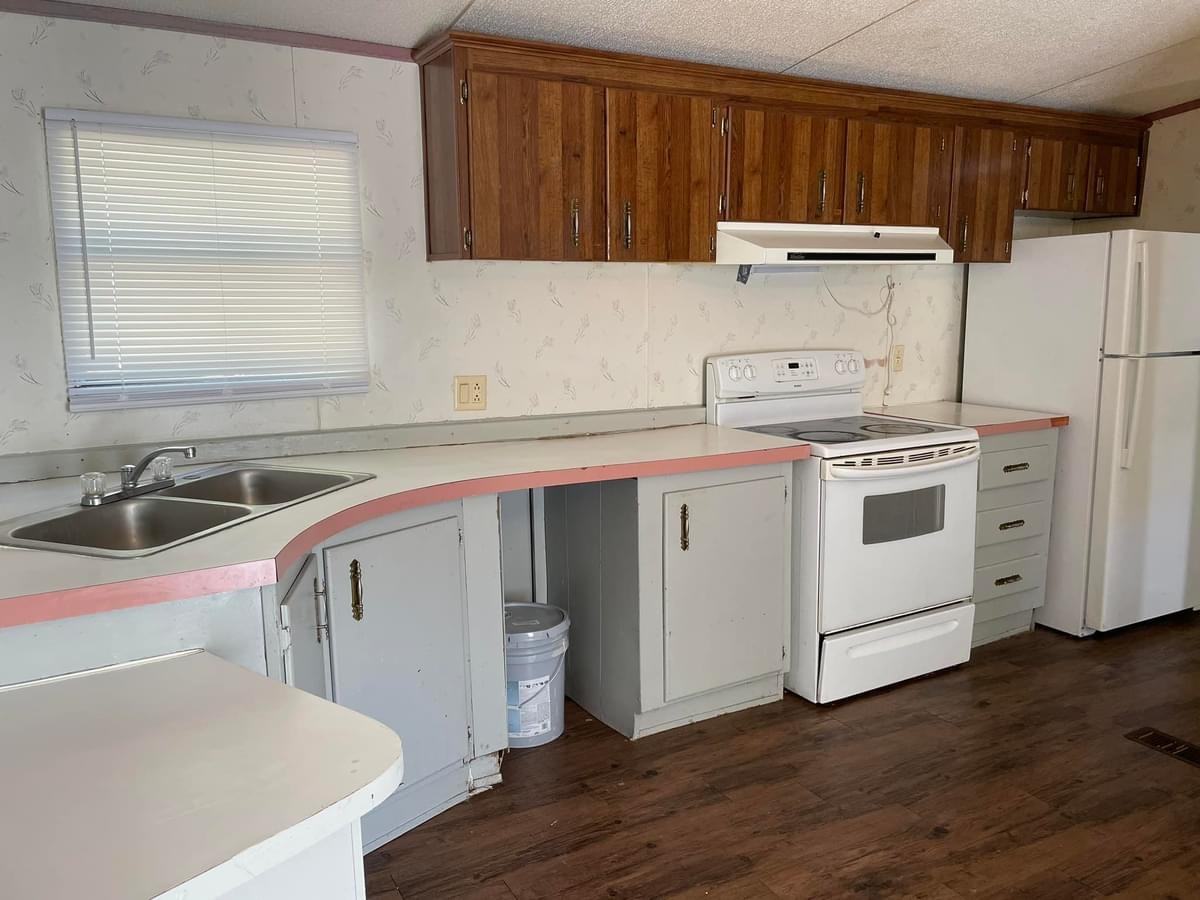 112 Peddy St #1 - Photo 2 of 23