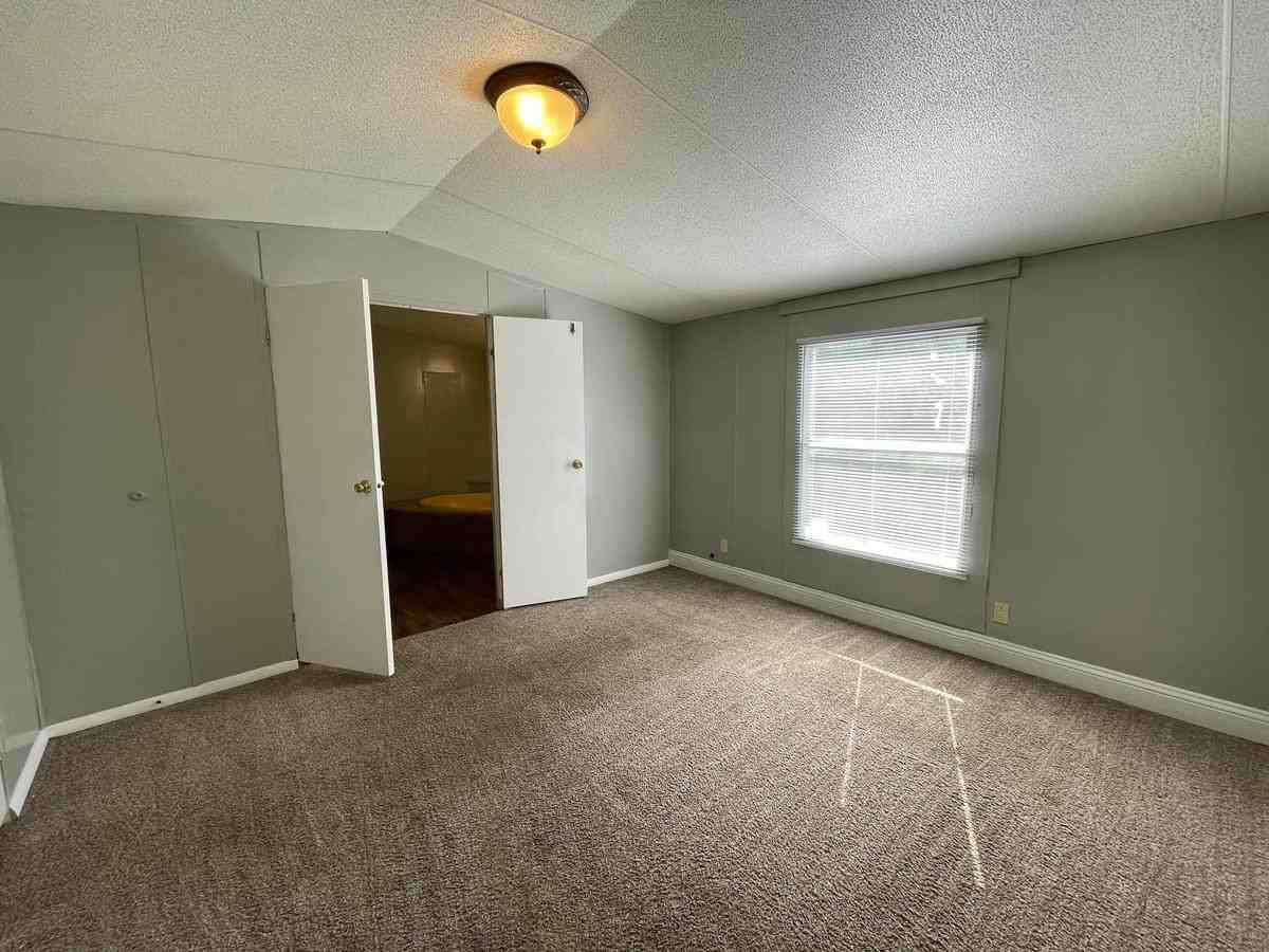 112 Peddy St #1 - Photo 7 of 23