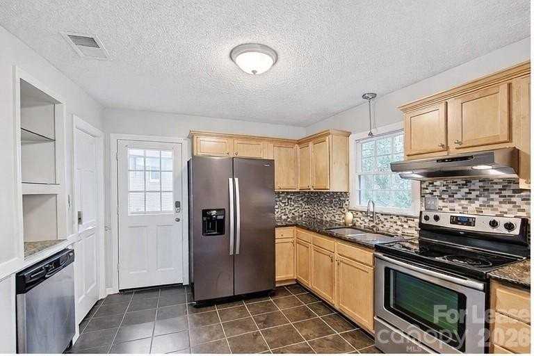 218 Clearbrook Rd - Photo 5 of 16