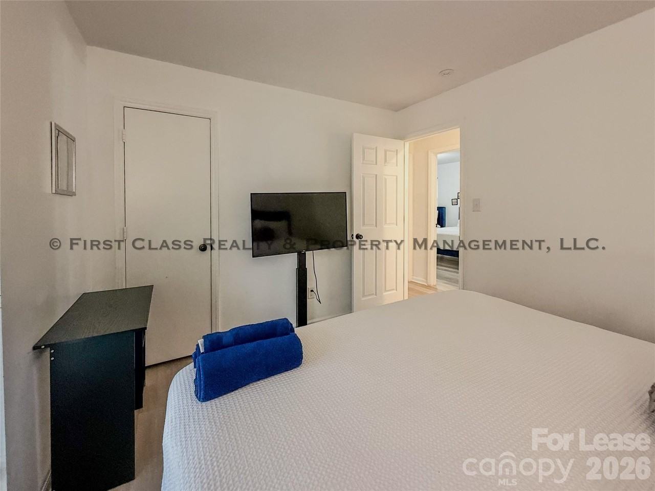 5819 Woodrock Ct - Photo 5 of 24