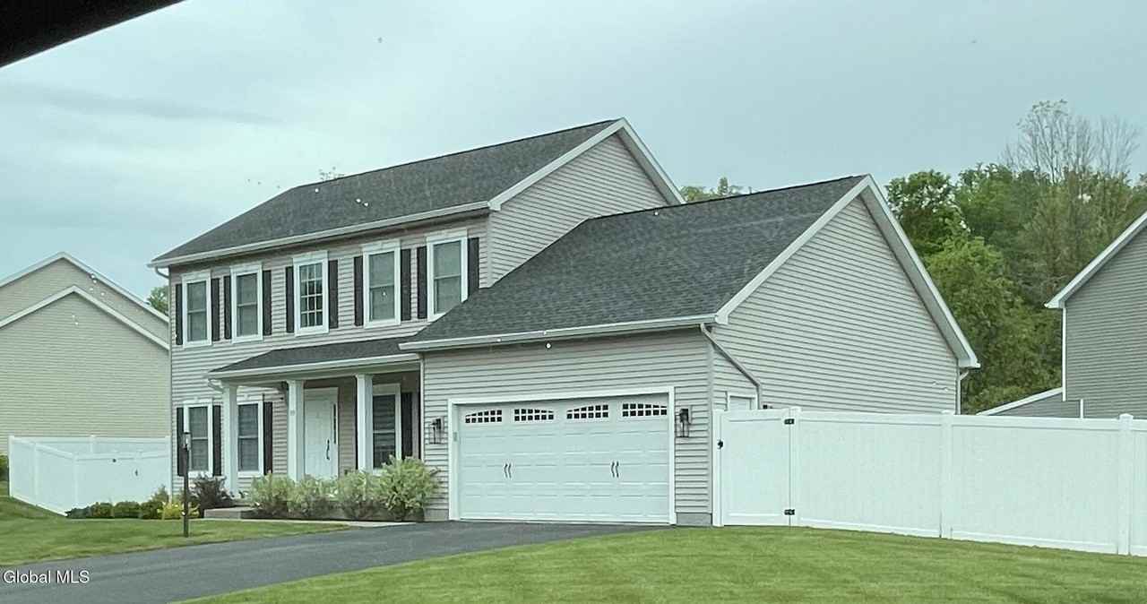 10 Swatling Dr - Photo 2 of 36