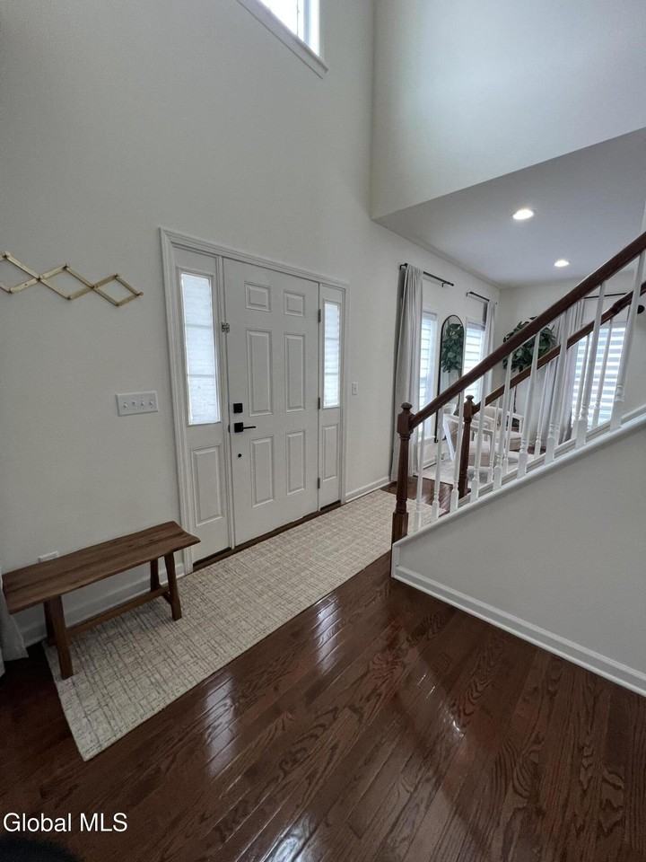 10 Swatling Dr - Photo 3 of 36