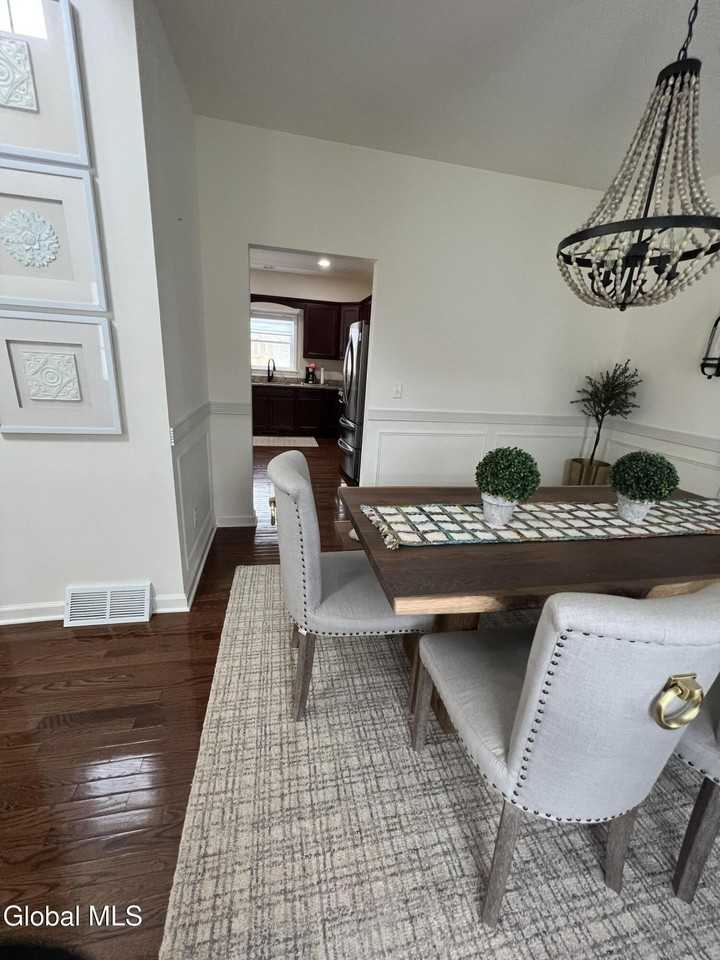 10 Swatling Dr - Photo 4 of 36