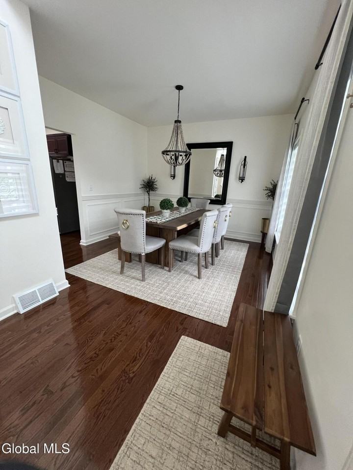 10 Swatling Dr - Photo 5 of 36