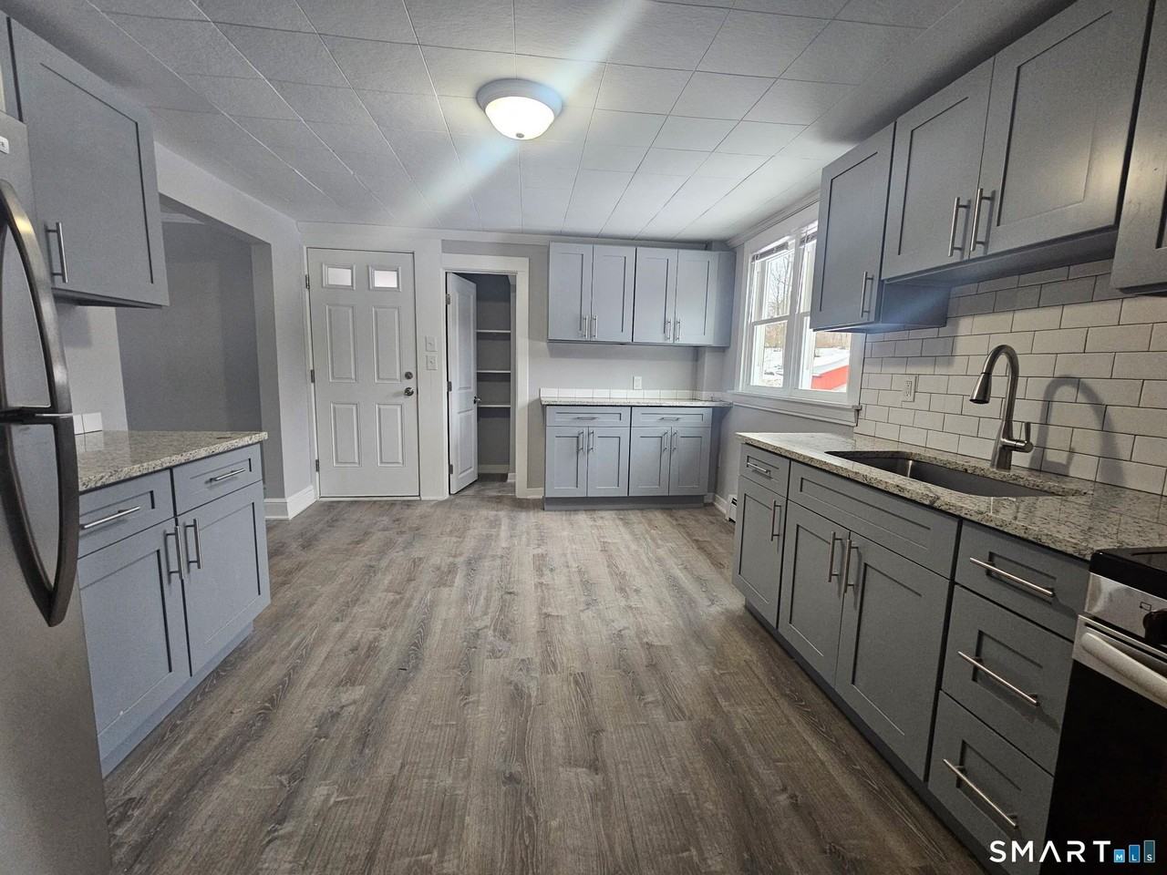 35 Morris Rd - Photo 4 of 18