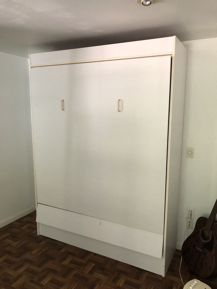 1395 40th St #B - Photo 3 of 6