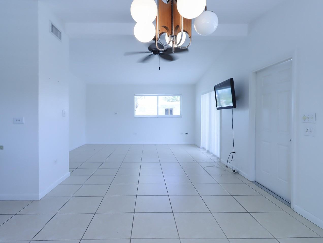 203 Bessie Rd - Photo 5 of 17