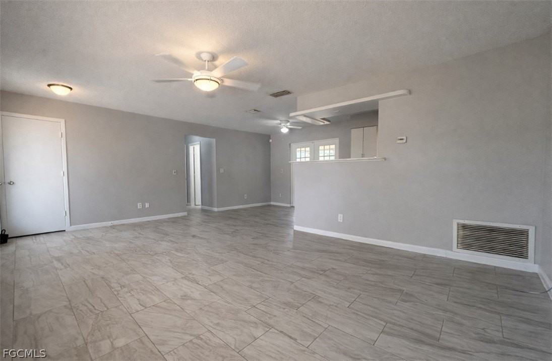 424 Cactus Cir - Photo 3 of 18