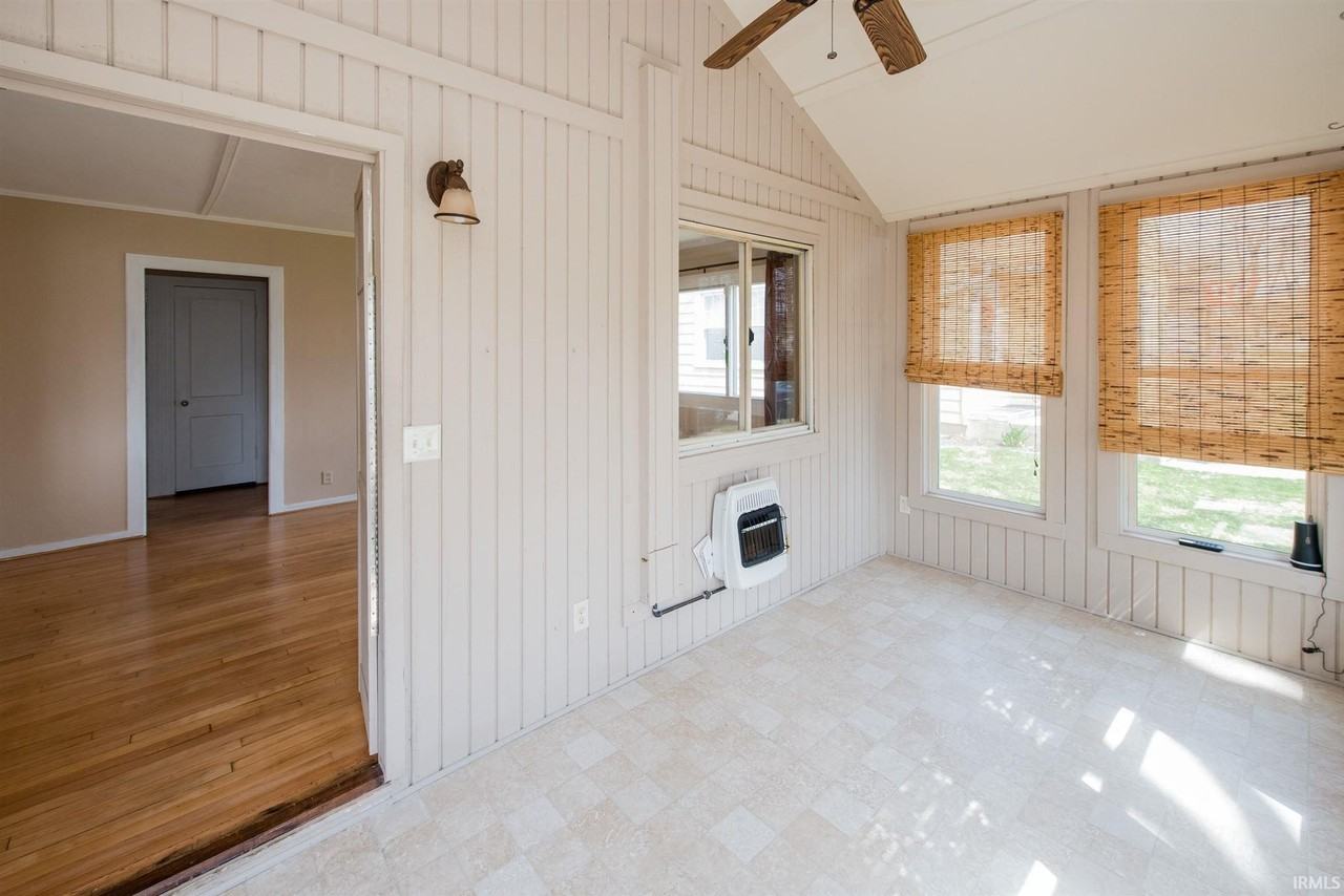 2307 Kenwood Ave - Photo 2 of 18