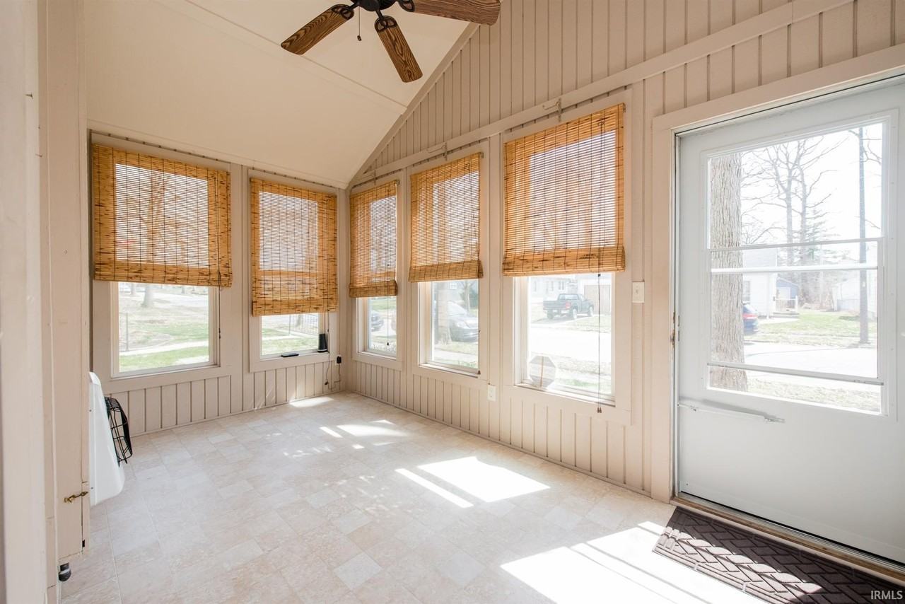 2307 Kenwood Ave - Photo 3 of 18