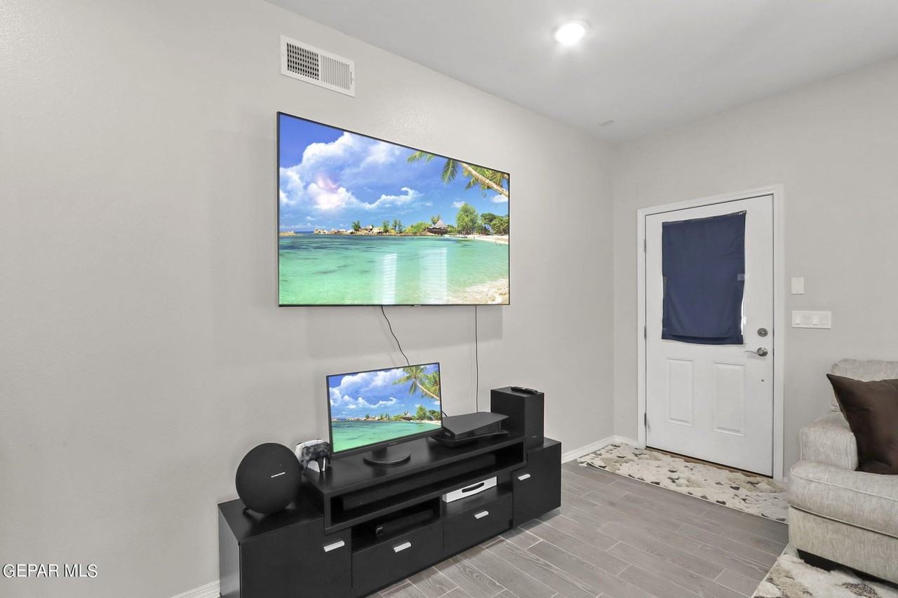 15129 Imagine Dr - Photo 5 of 36