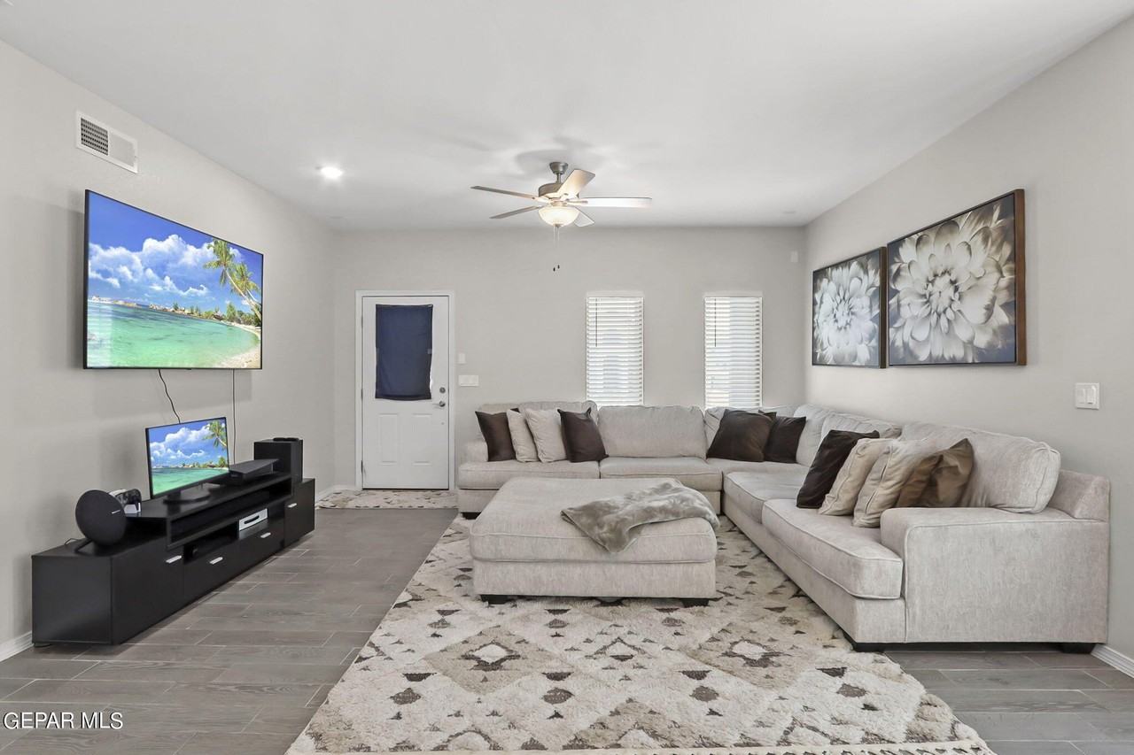 15129 Imagine Dr - Photo 7 of 36