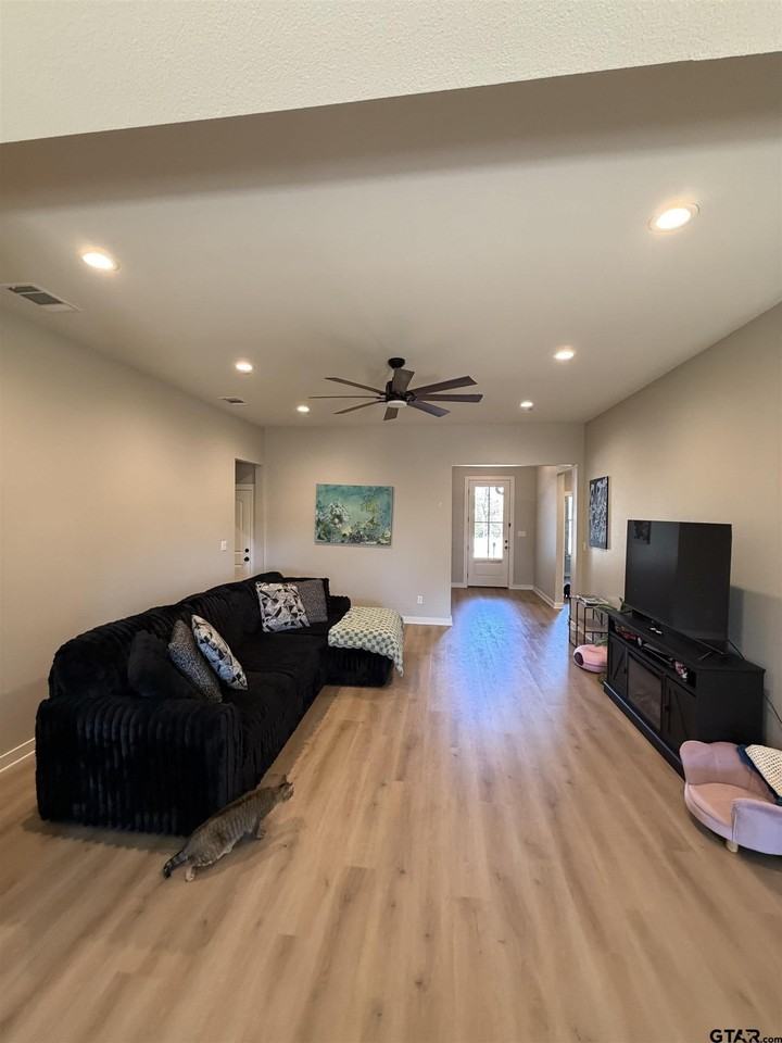 11201 County Road 166 - Photo 3 of 19