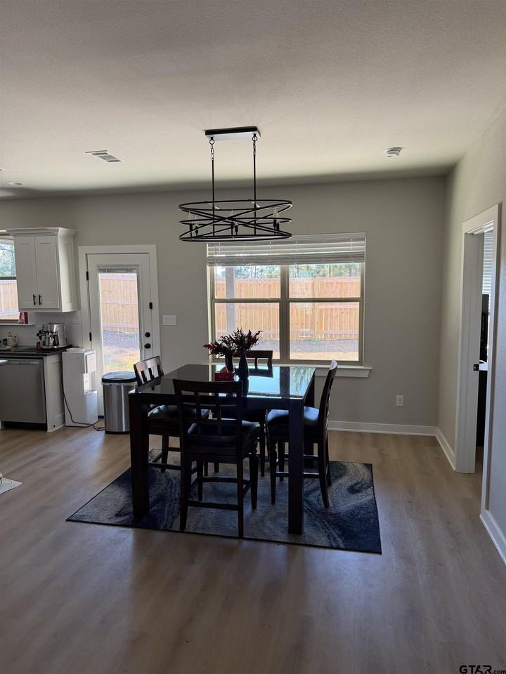 11201 County Road 166 - Photo 4 of 19