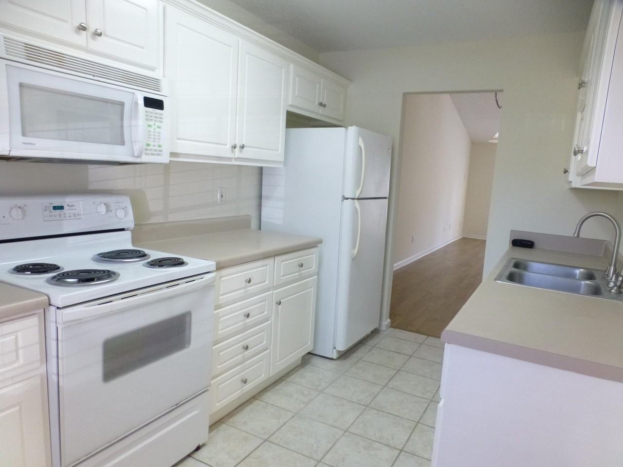 1030 Old Marks Dr - Photo 3 of 10