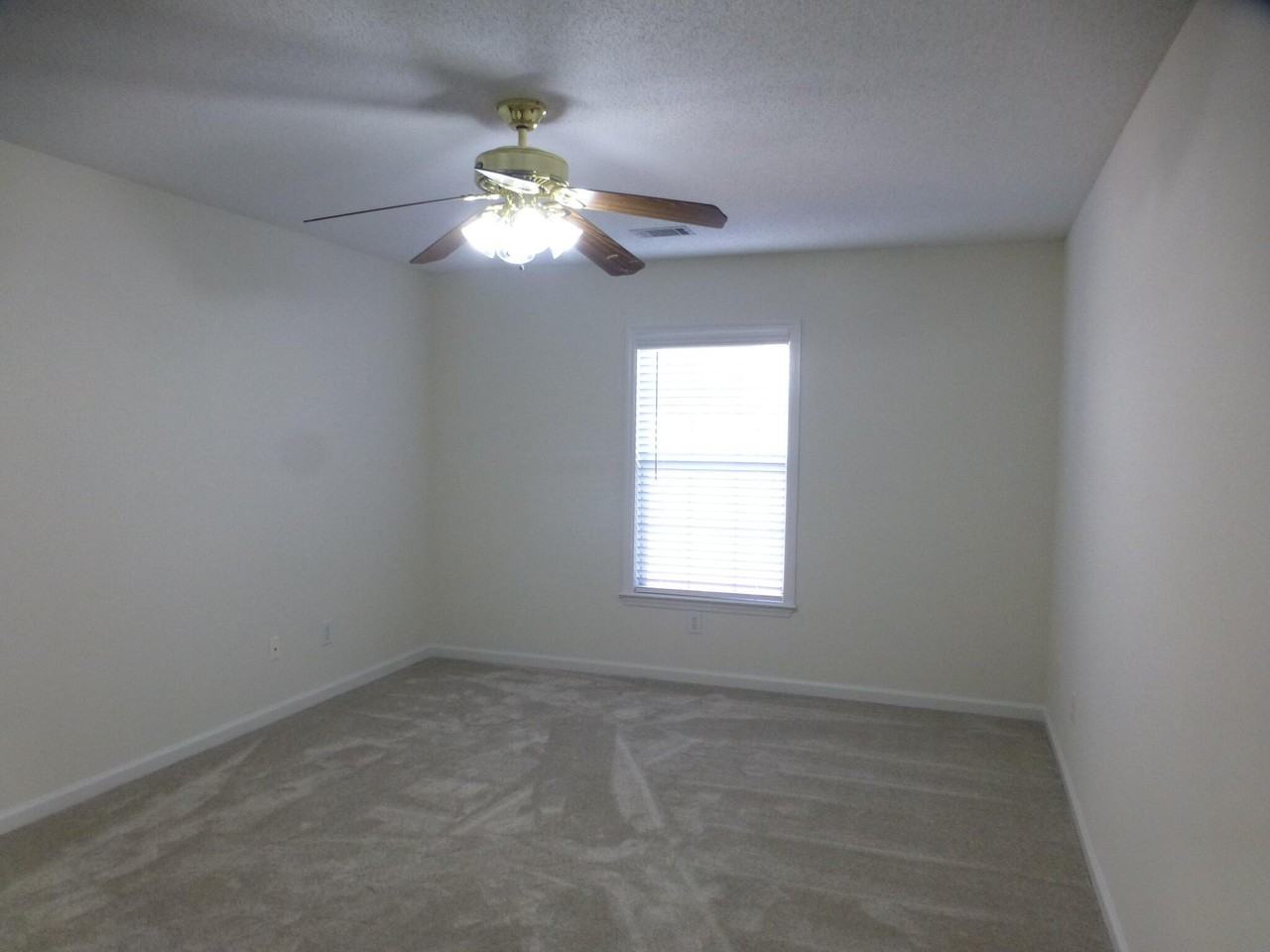 1030 Old Marks Dr - Photo 5 of 10