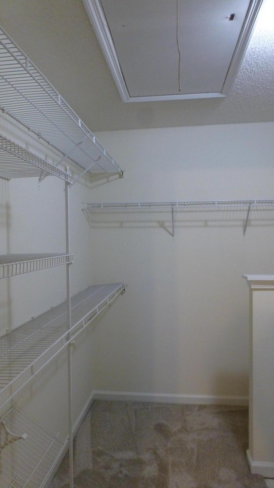 1030 Old Marks Dr - Photo 7 of 10