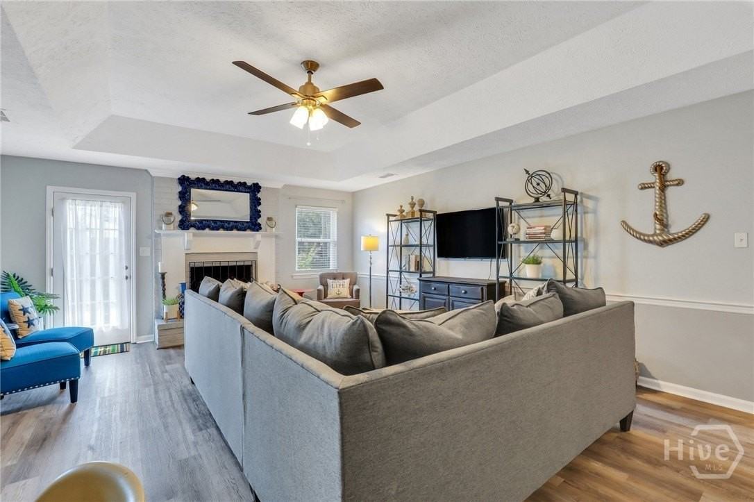 10 Wyckfield Ct - Photo 3 of 27