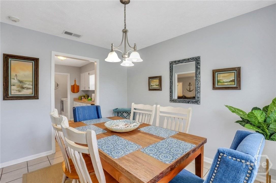 10 Wyckfield Ct - Photo 7 of 27