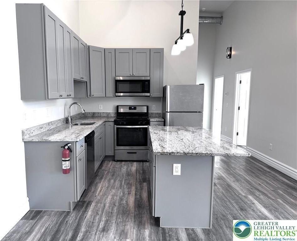 374 W Main St Apt 204 - Photo 5 of 32