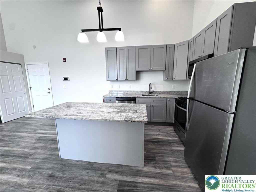 374 W Main St Apt 204 - Photo 7 of 32