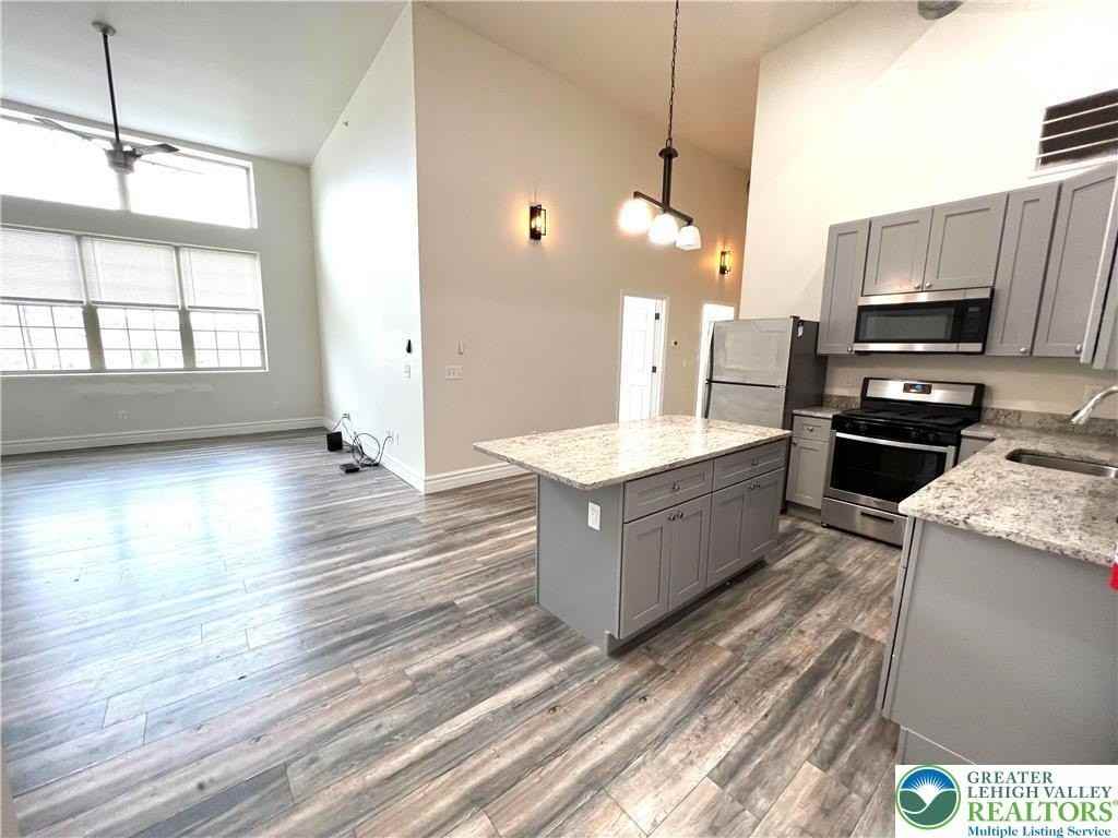 374 W Main St Apt 203 - Photo 5 of 30