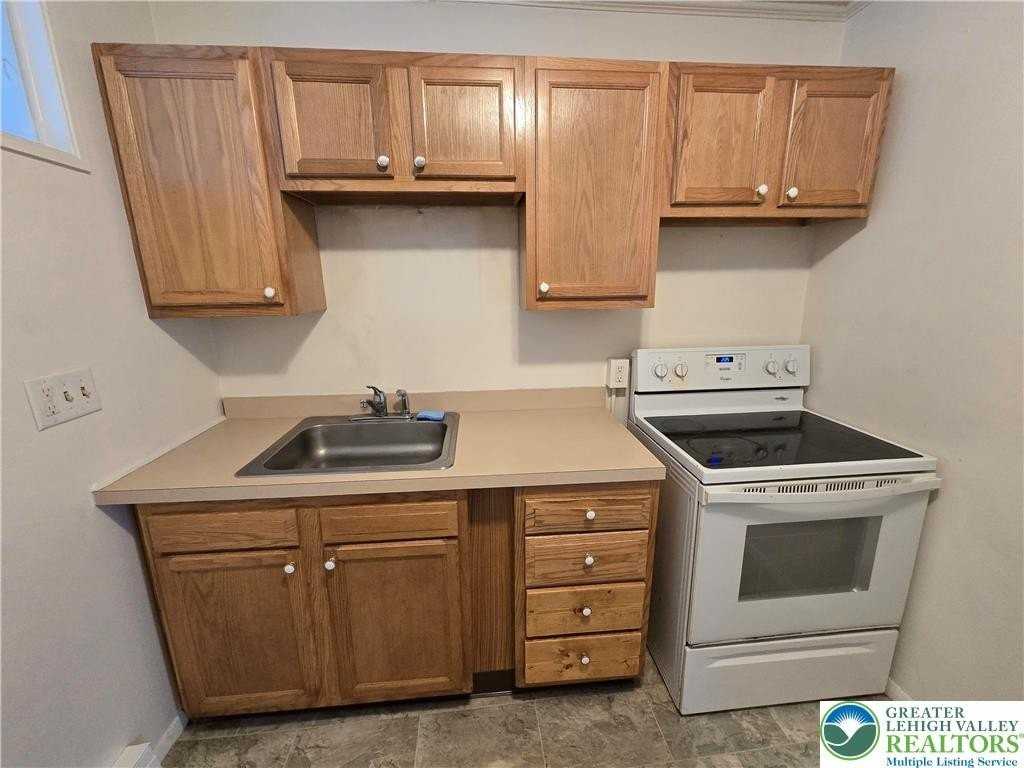 836 Wyandotte St - Photo 6 of 11