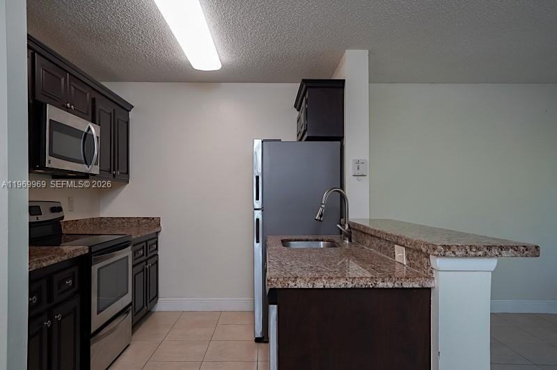 1825 Meadows Cir W - Photo 3 of 8