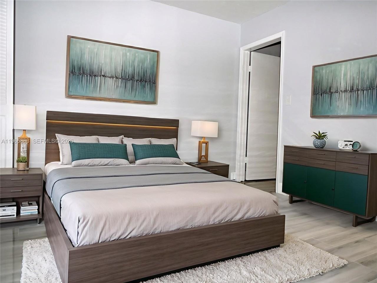 1910 Sw 17th Ave #2 - Photo 6 of 13