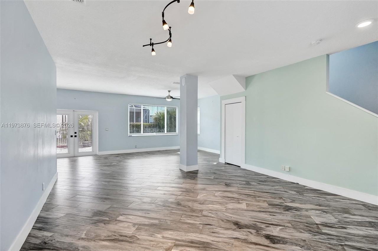 847 Nw 127th Ave - Photo 7 of 50