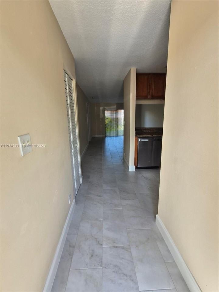 10905 Royal Palm Blvd #10905 - Photo 5 of 15