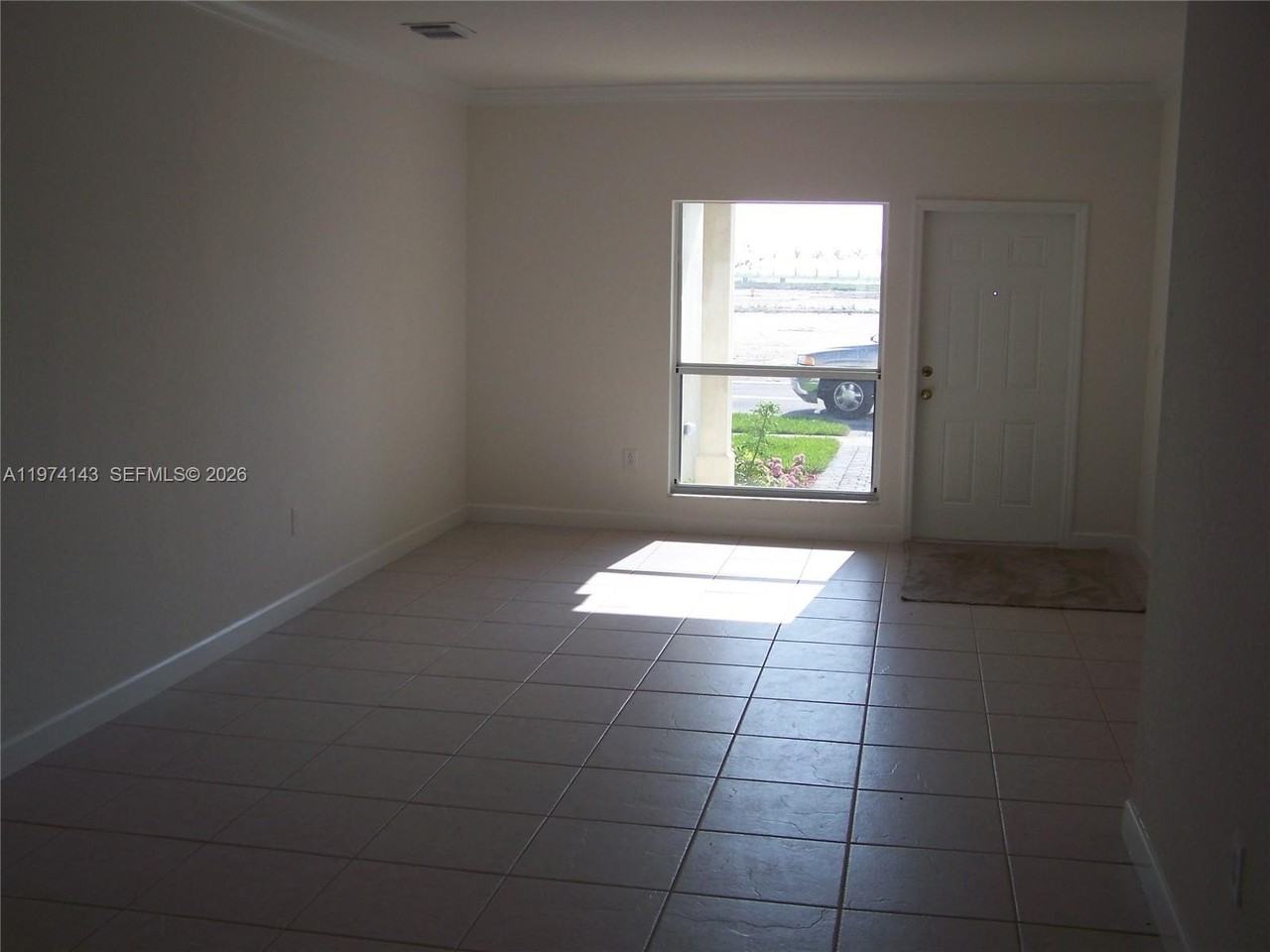 656 Se 30th Ter #0 - Photo 2 of 8