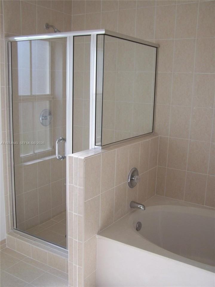 656 Se 30th Ter #0 - Photo 5 of 8