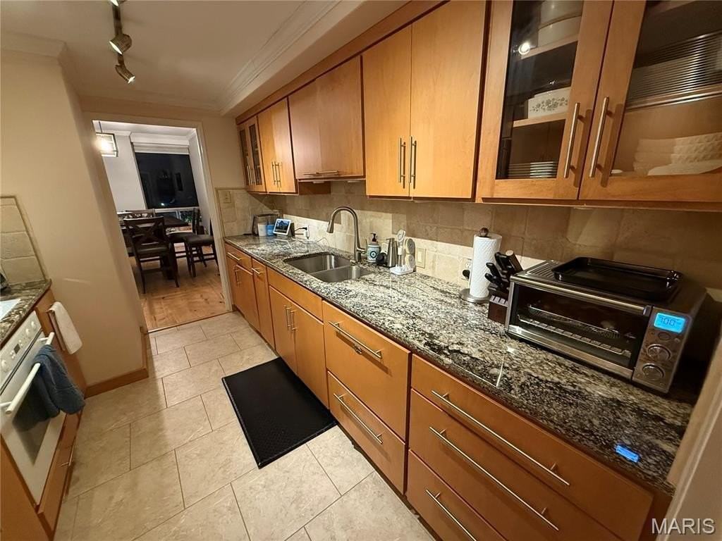 4501 Lindell Blvd #4B - Photo 3 of 13