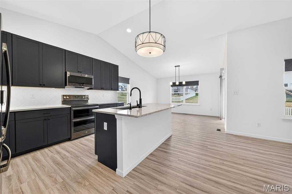 203 Homestretch Ln - Photo 7 of 28