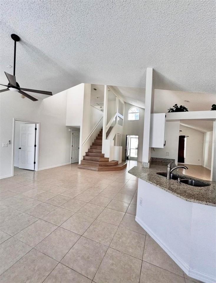 2916 Dickens Cir - Photo 3 of 18