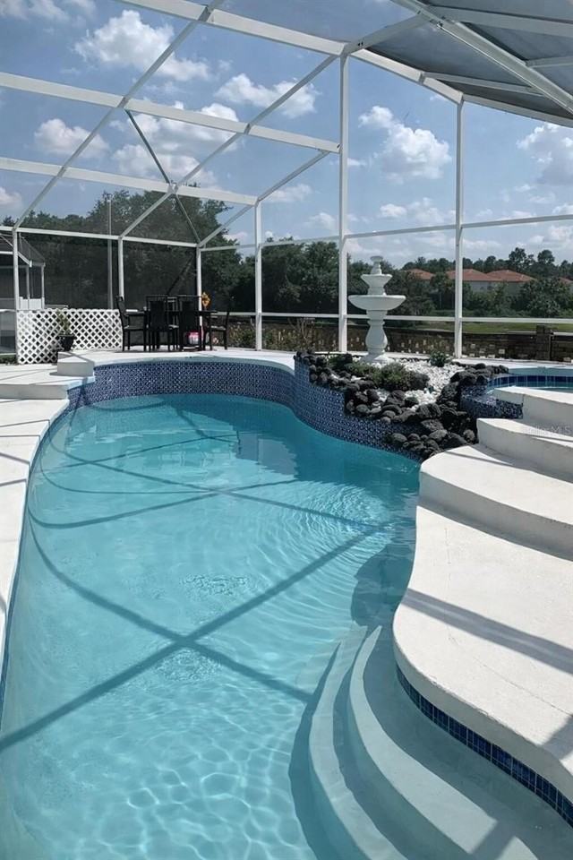 2916 Dickens Cir - Photo 5 of 18