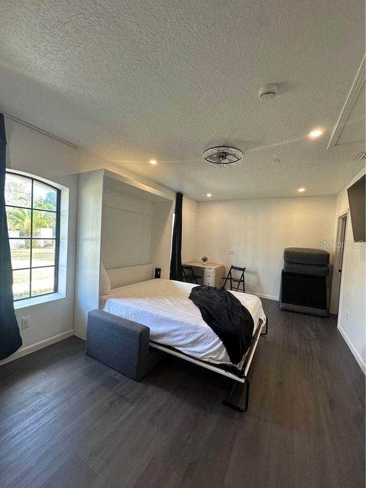 19326 Majestic St - Photo 2 of 11