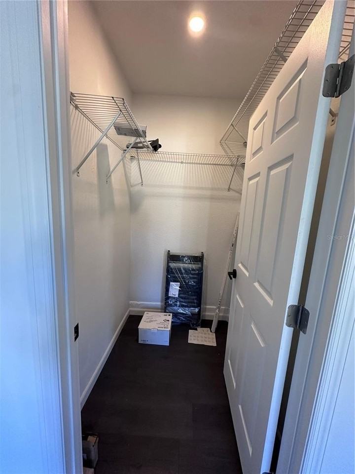 19326 Majestic St - Photo 4 of 11