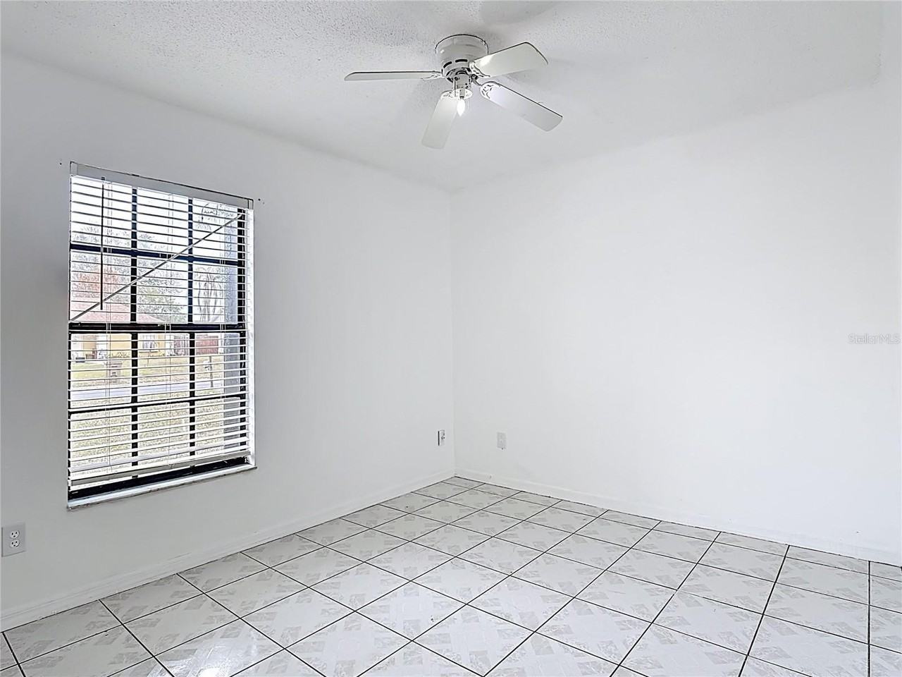 115 Lindenwood Ln - Photo 6 of 46