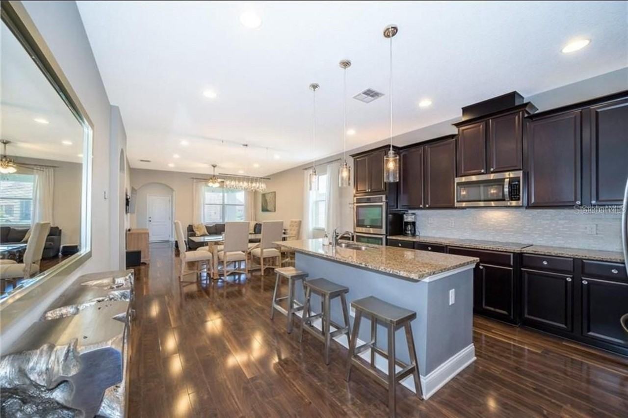 8754 Ribault Ave - Photo 2 of 15