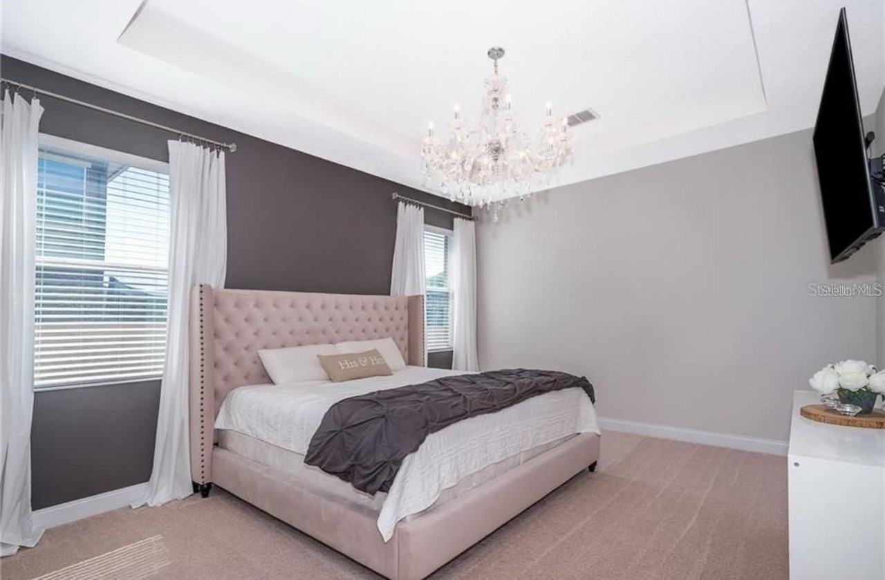 8754 Ribault Ave - Photo 4 of 15