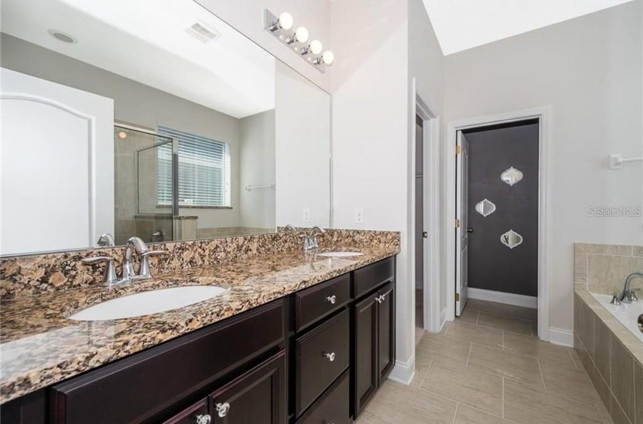 8754 Ribault Ave - Photo 5 of 15