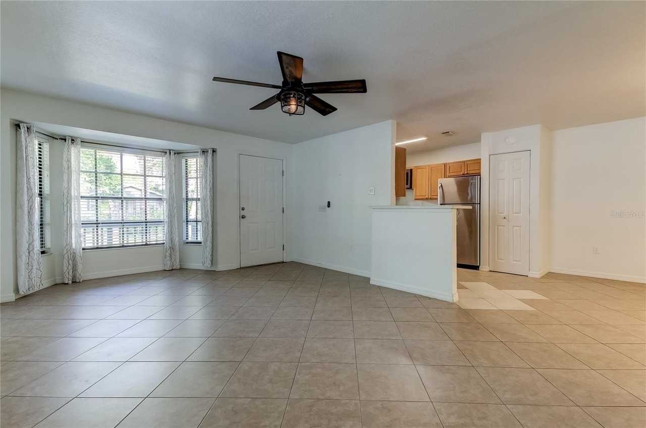 7604 S Sherrill St - Photo 3 of 16