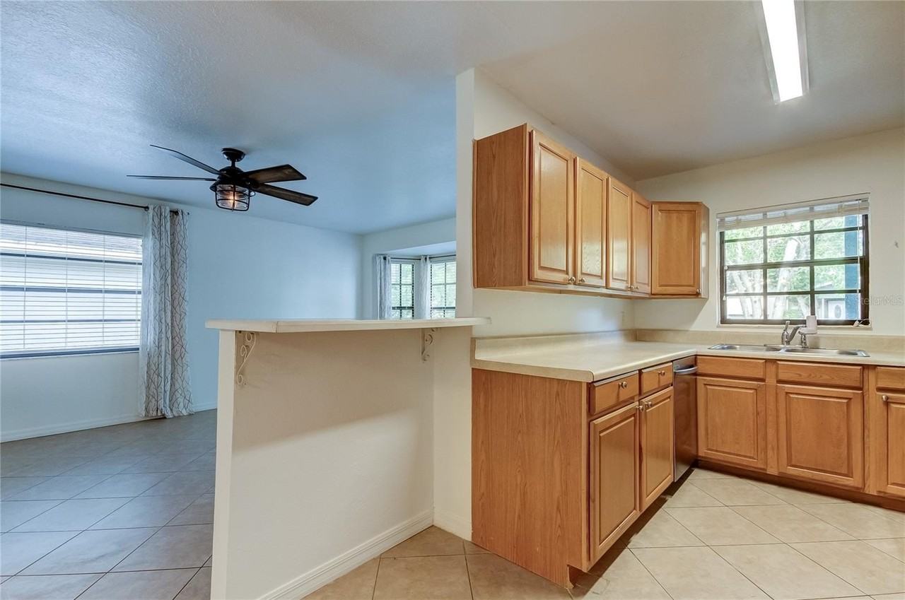 7604 S Sherrill St - Photo 6 of 16